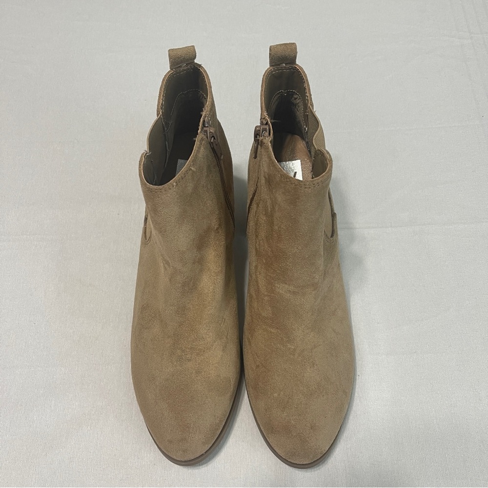 DV by Dolce Vita COLLYNS Short Bootie Tan Size 10 - Picture 2 of 10